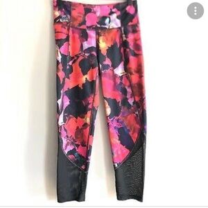 Athleta Legging Pant Mystique Chaturanga Floral Red Pink Black Size Small